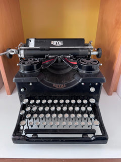 Royal Quiet De Luxe Typewriter 1950s Manual Mechanical Black - Image 3