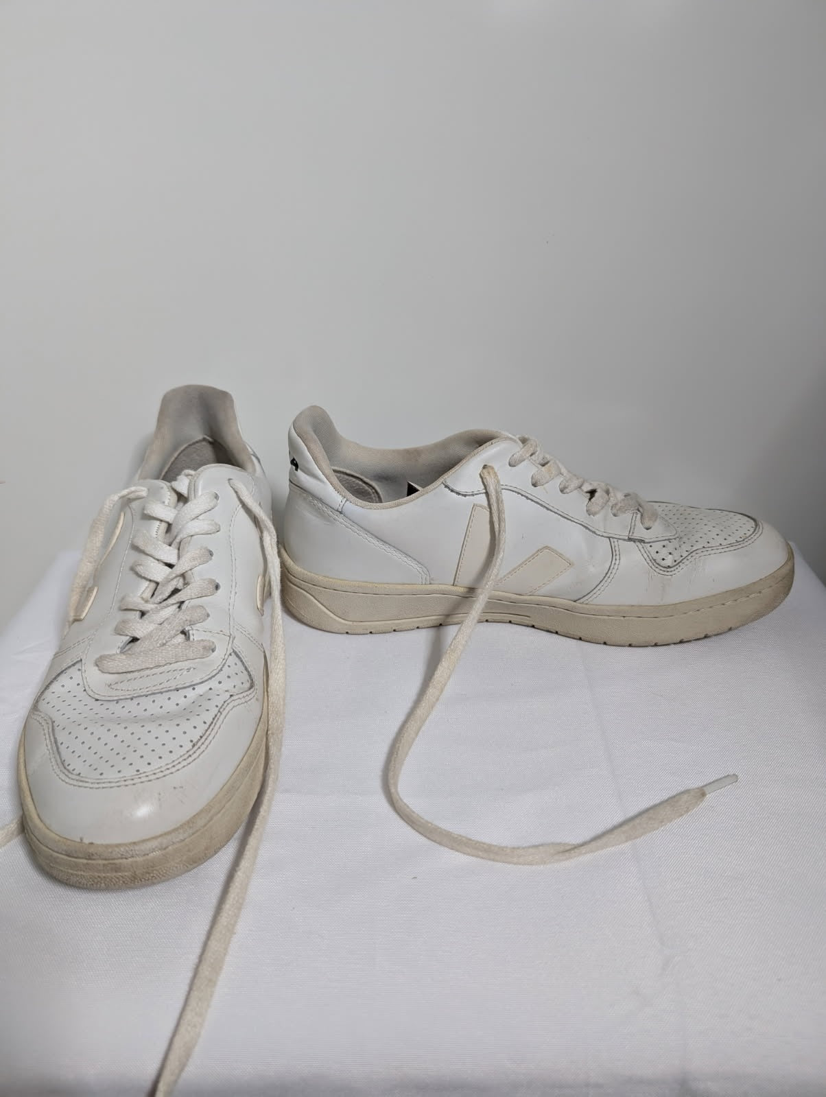 Veja V-10 Leather Sneakers White EU 41 US 8 - Image 3