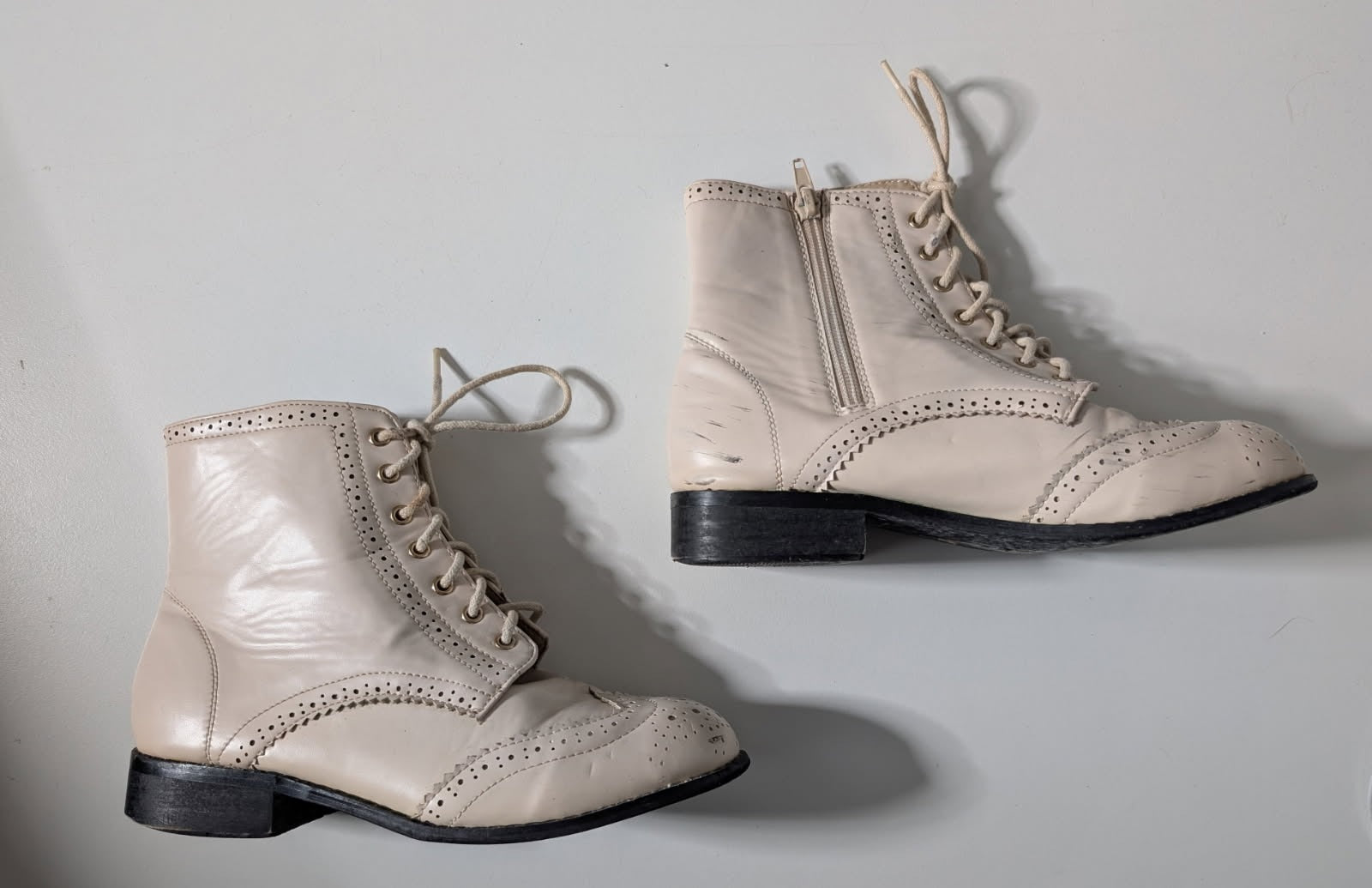 Pavement Cream Brogue Lace-Up Ankle Boots - Women's Size 36 - Image 3