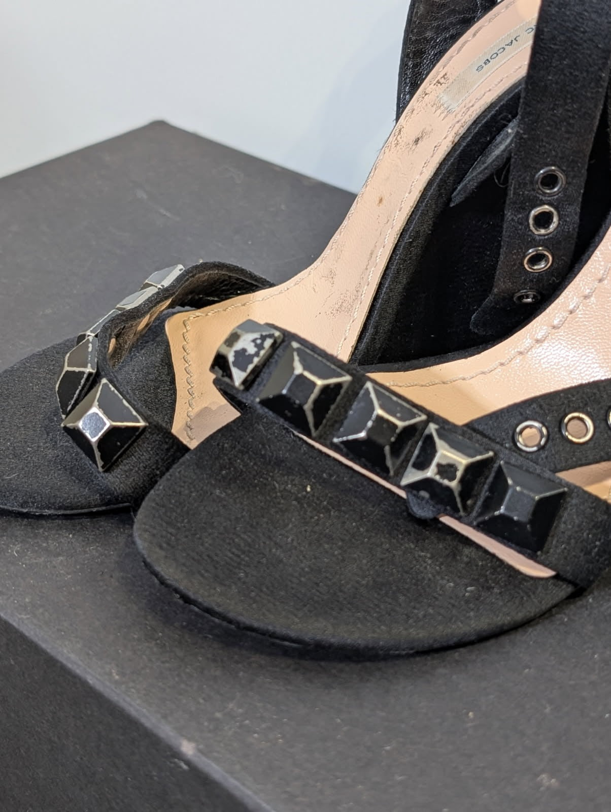 Marc Jacobs Black Suede Chain Detail Wedge Sandals - EU 38 - Image 4