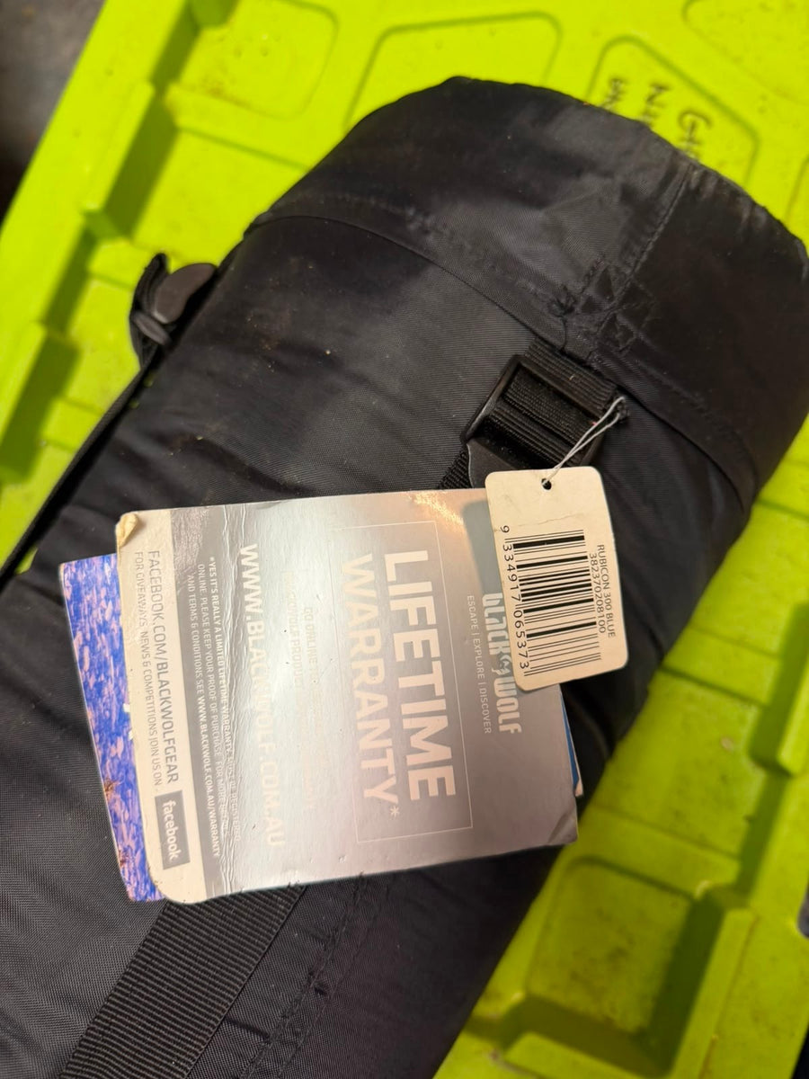 Black Wolf Rubicon 300 Sleeping Bag -5°C Black and Blue - Image 3