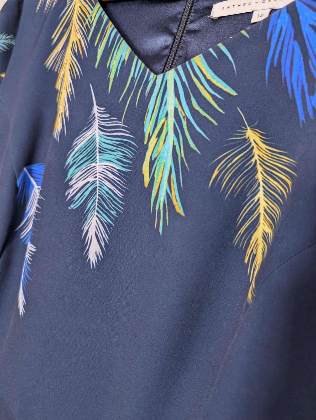 Anthea Crawford Navy Blue Feather Print Sheath Dress - Size 18 - Image 3