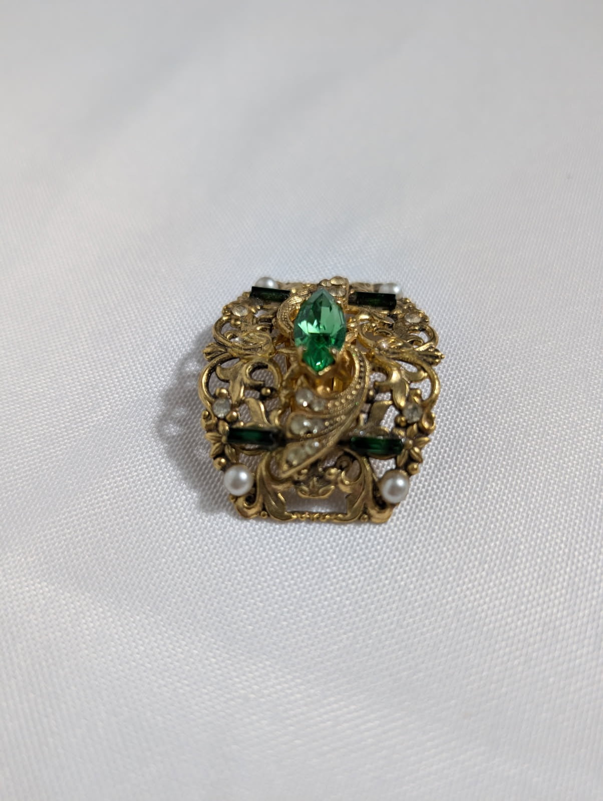 Vintage Gold Tone Filigree Shoe Clips Green Rhinestone & Faux Pearl - Image 3