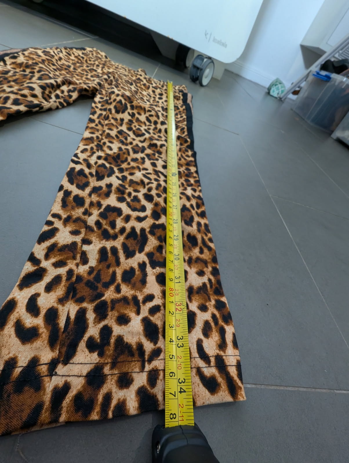 Joseph Ribkoff Leopard Print Pants - Side Stripe Detail US 6 - Image 4