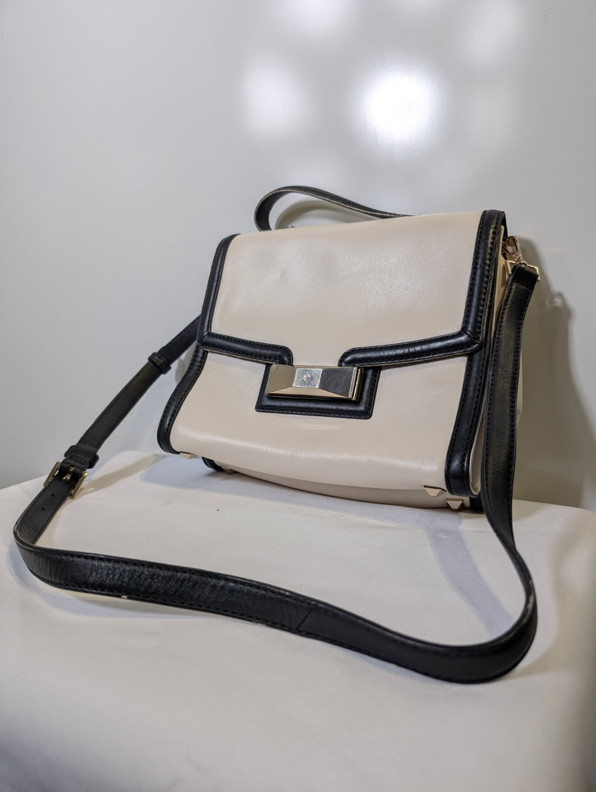 Kate Spade New York Cobble Hill Small Toddy Shoulder Bag Cream and Black - Image 3