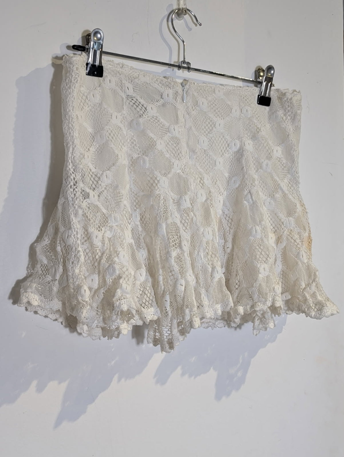 Isabel Marant White Crochet Lace Shorts - Size 38 - Image 3