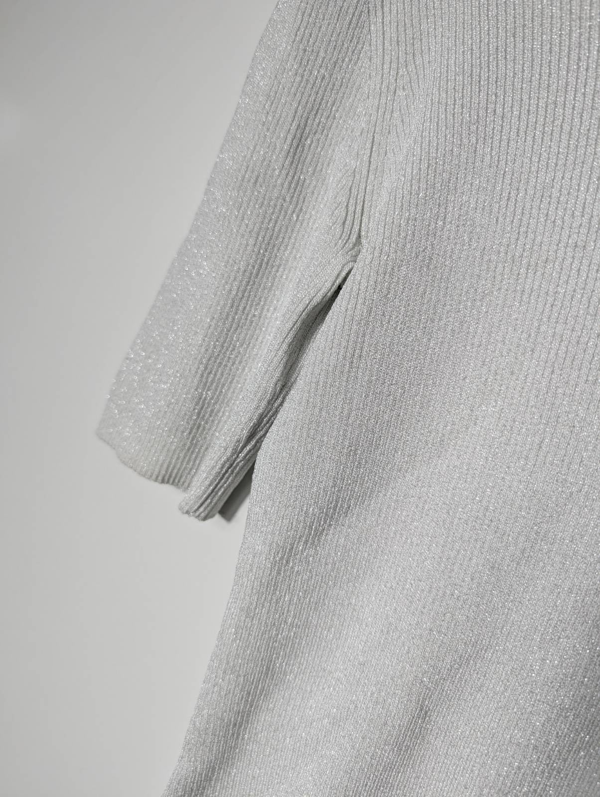 Witchery Silver Metallic Ribbed Knit Short Sleeve Top Size S - Image 3