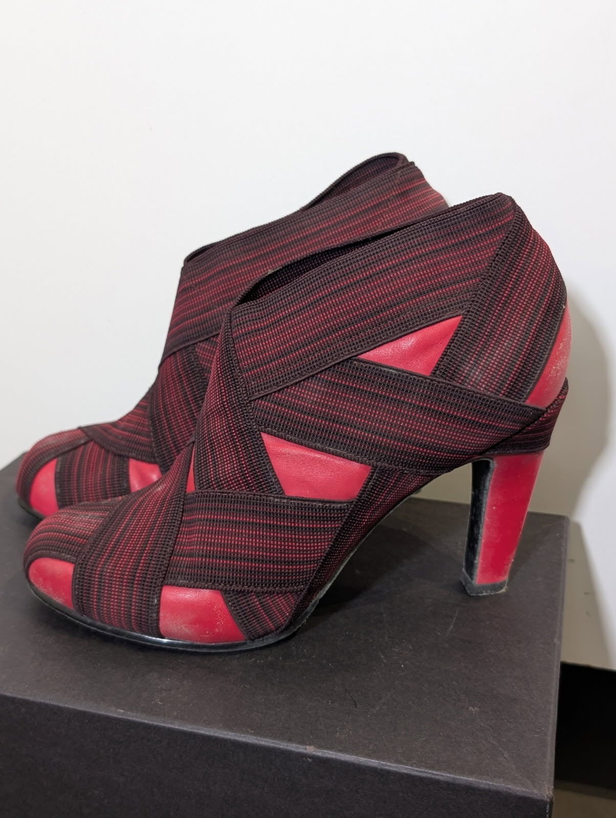 United Nude Eamz Elastic Heels - Red and Black - Image 3