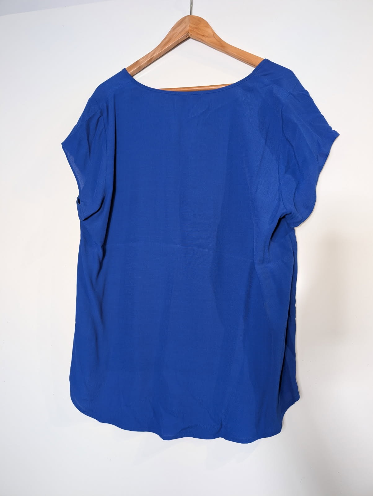 Diana Ferrari Royal Blue Pleated V-Neck Blouse - Size 16 - Image 4