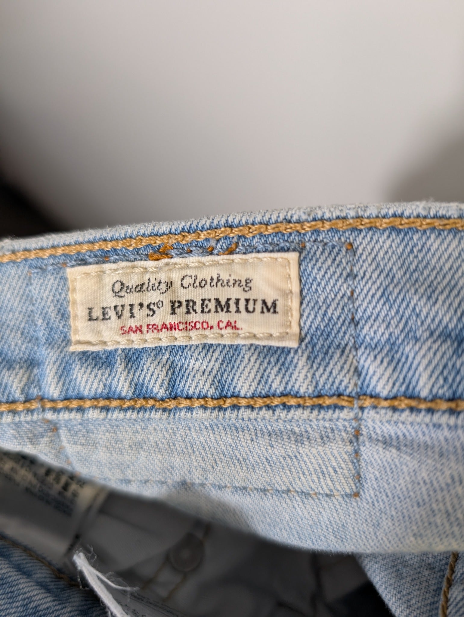 Levi's 501 Original Fit Distressed Light Wash Jeans Size S - Image 6