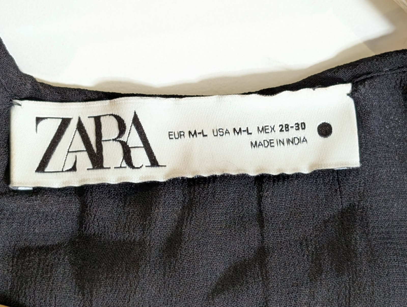 Lorna Jane Women's Ribbed V-Neck T-Shirt - Black Size S - Image 4