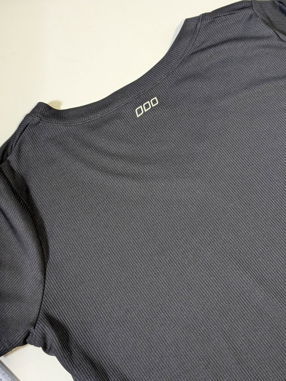 Lorna Jane Women's Ribbed V-Neck T-Shirt - Black Size S - Image 5