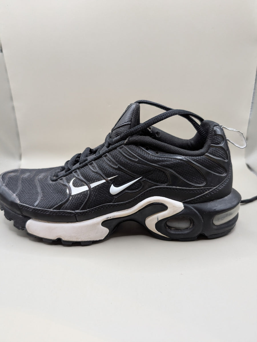 Nike Air Max Plus Youth Sneakers Black White US 5Y - Image 4
