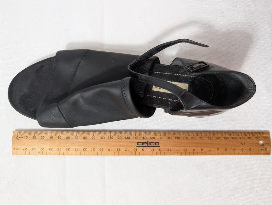 Balenciaga Black Leather Ankle Strap Flat Sandals EU 38 - Image 8