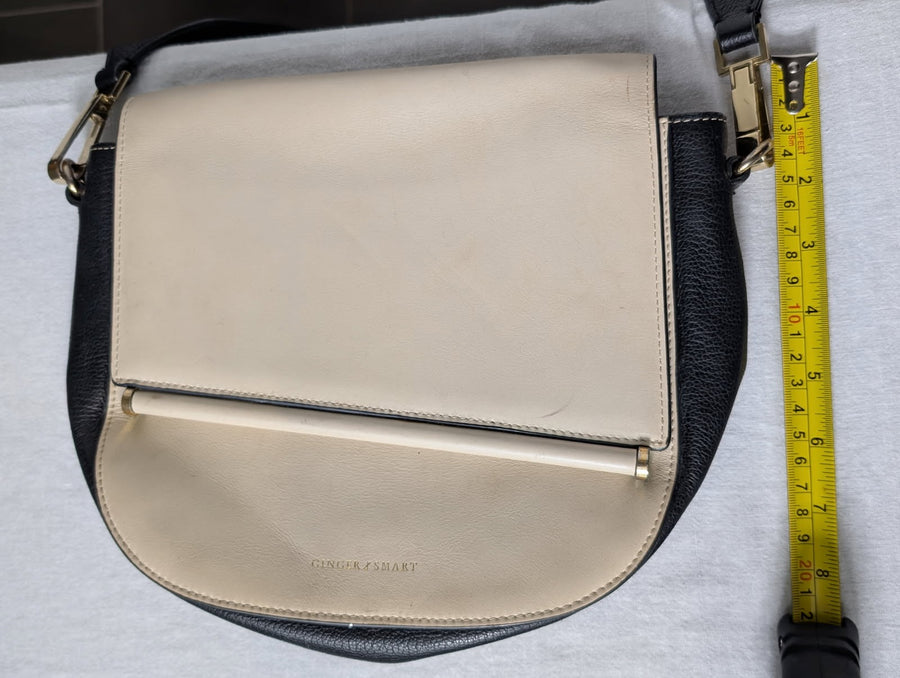 Ginger & Smart Leather Crossbody Bag Black & Cream - Image 4