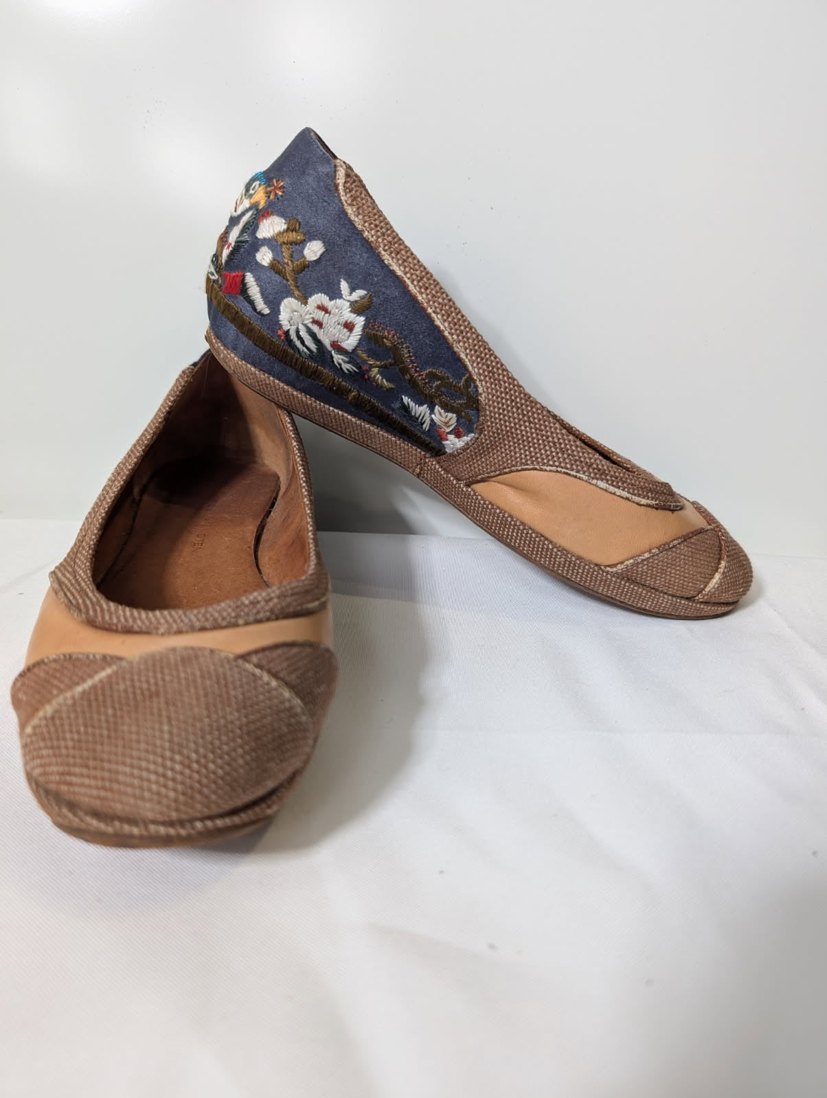 Dries Van Noten Embroidered Ballet Flats - Tan & Blue EU 38 - Image 4