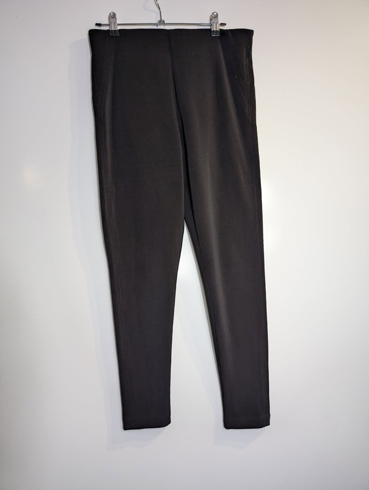 Country Road Slim Leg Trousers Black Size M - Image 1