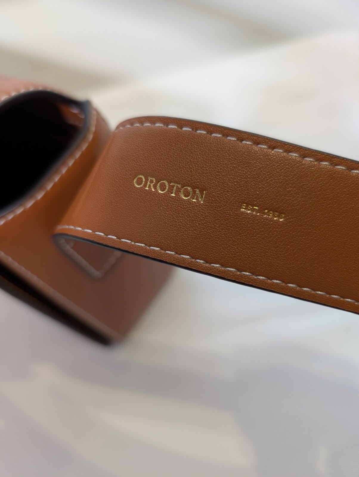 Oroton Leather Shoulder Bag - Tan with Gold Tone Hardware - Image 4