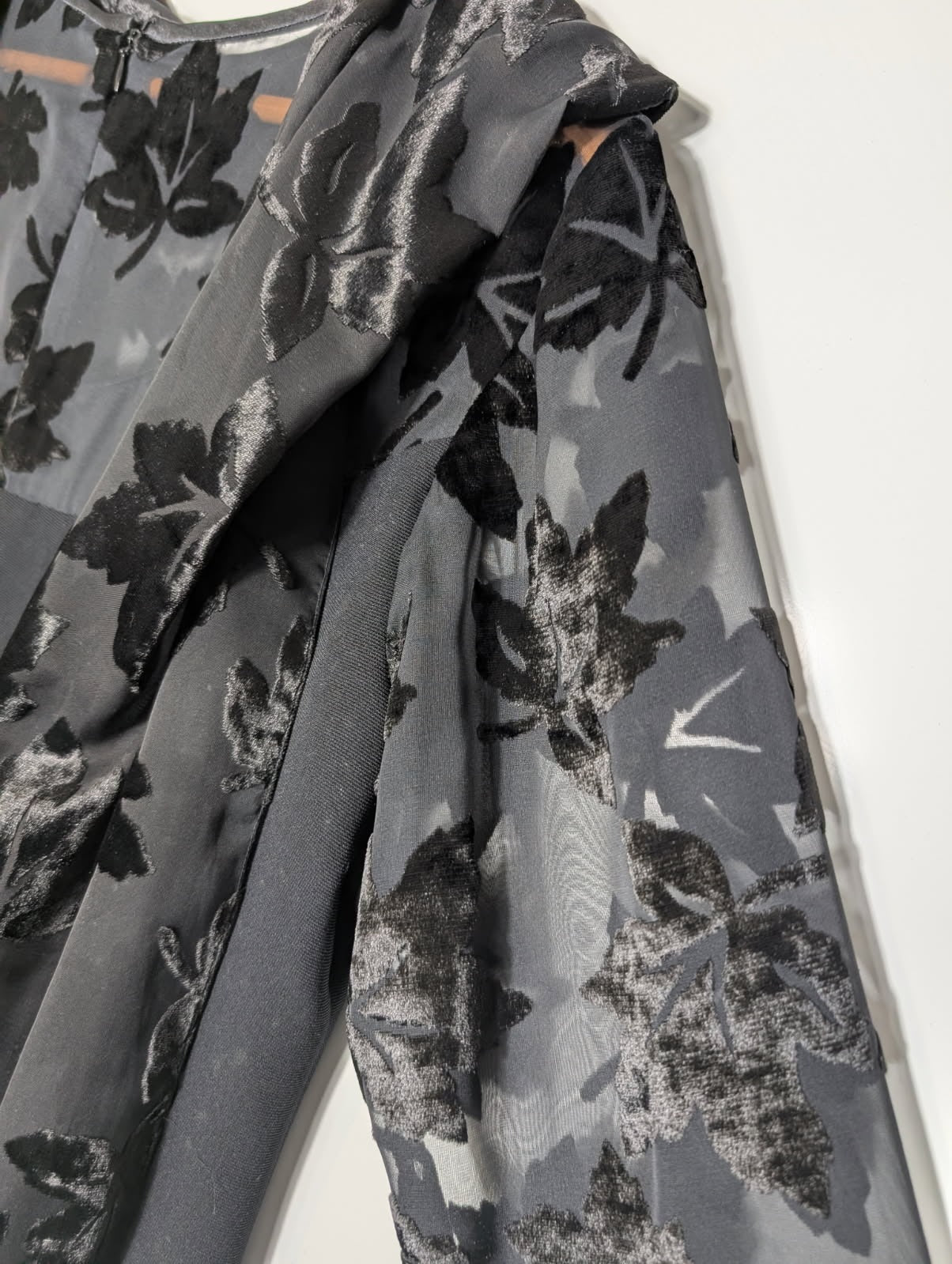 Anthea Crawford Sheath Dress - Black Velvet Leaf Overlay Size 16 - Image 5