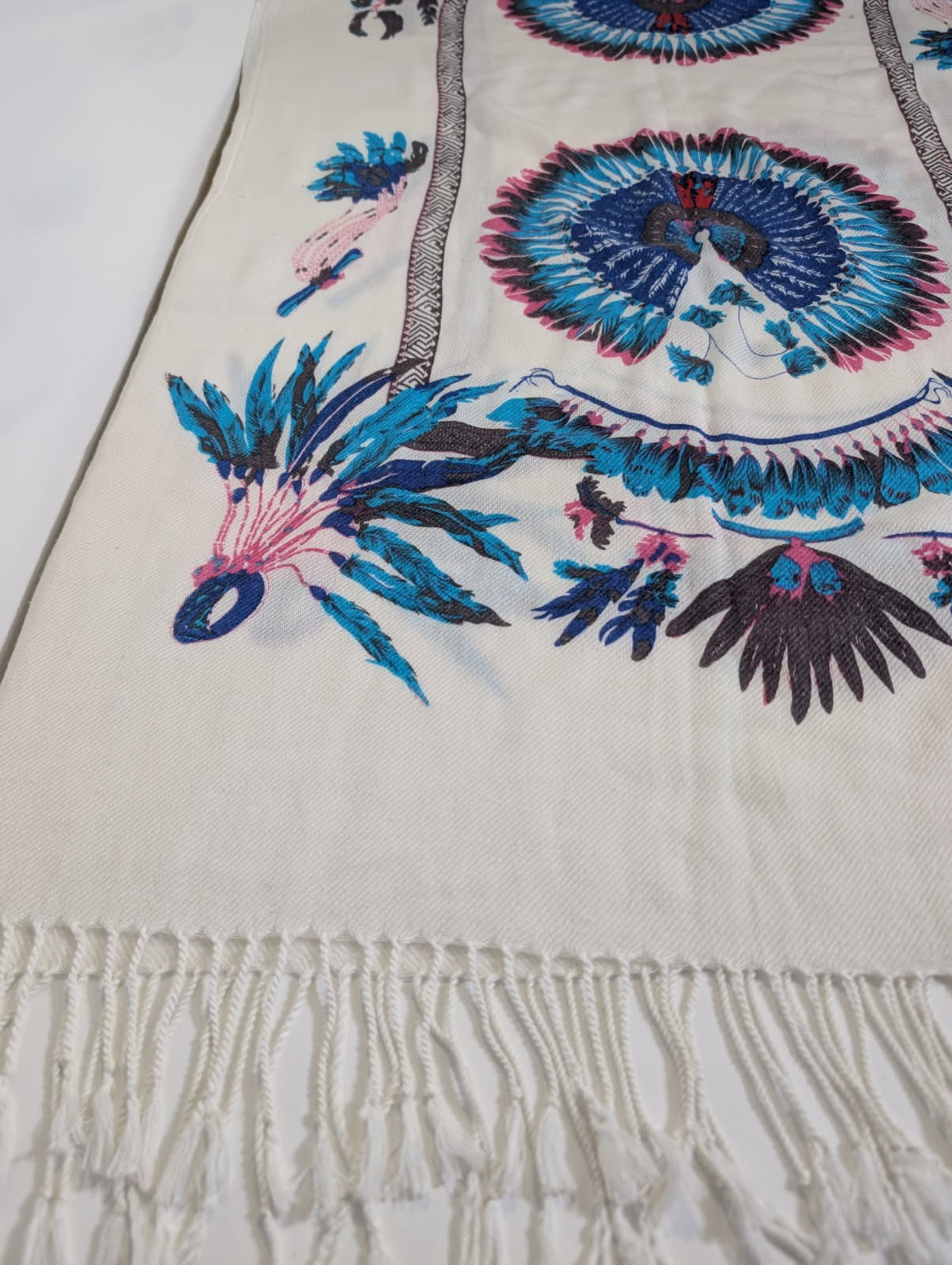 Vintage Native American Inspired Scarf Feather Print Cream - Image 4