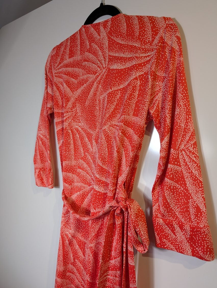 Diane von Furstenberg Julian Mini Wrap Dress Red White Leaf Print Size 4 - Image 5
