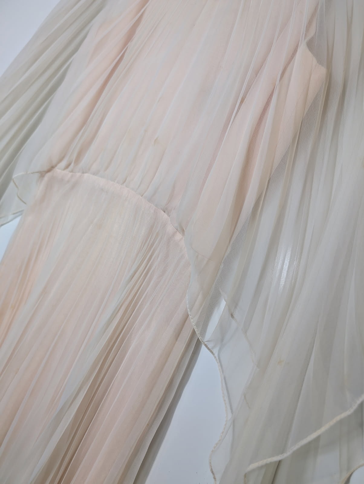 Vintage 1970s Merco Davron Pale Pink Pleated Chiffon Flutter Sleeve Maxi Dress - Image 4