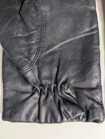 Classic Black Leather Winter Gloves - Soft Lined - Image 4