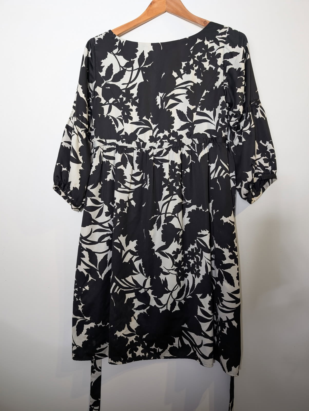Morrissey Black and White Floral Empire Waist Dress - Image 4