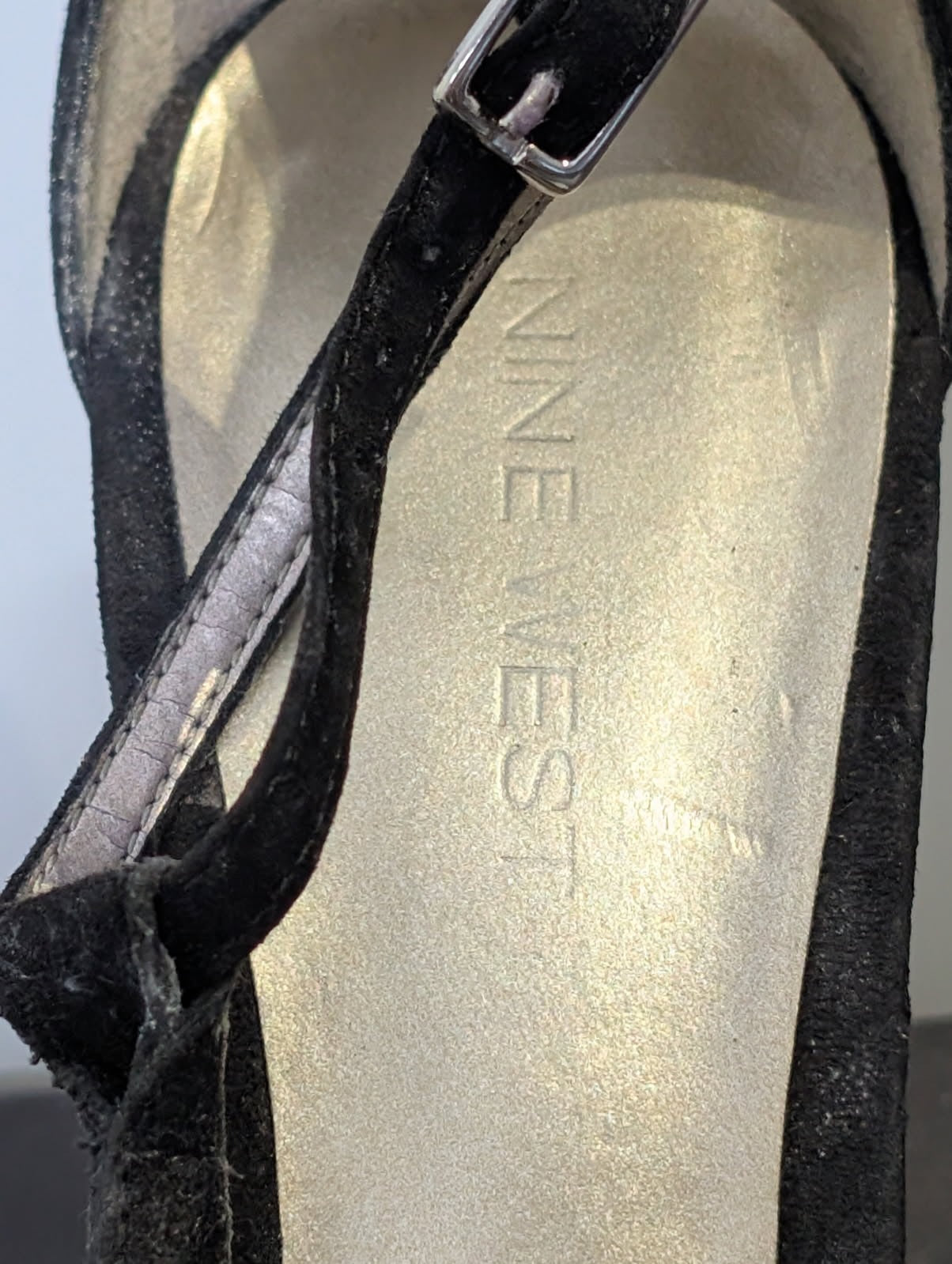 Nine West Vintage Style Velvet T-Strap Peep Toe Heels - Black/Purple US 8.5M - Image 4