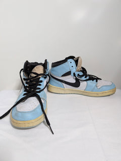 Nike Air Jordan 1 Retro High OG UNC Women's US 6 - Image 4