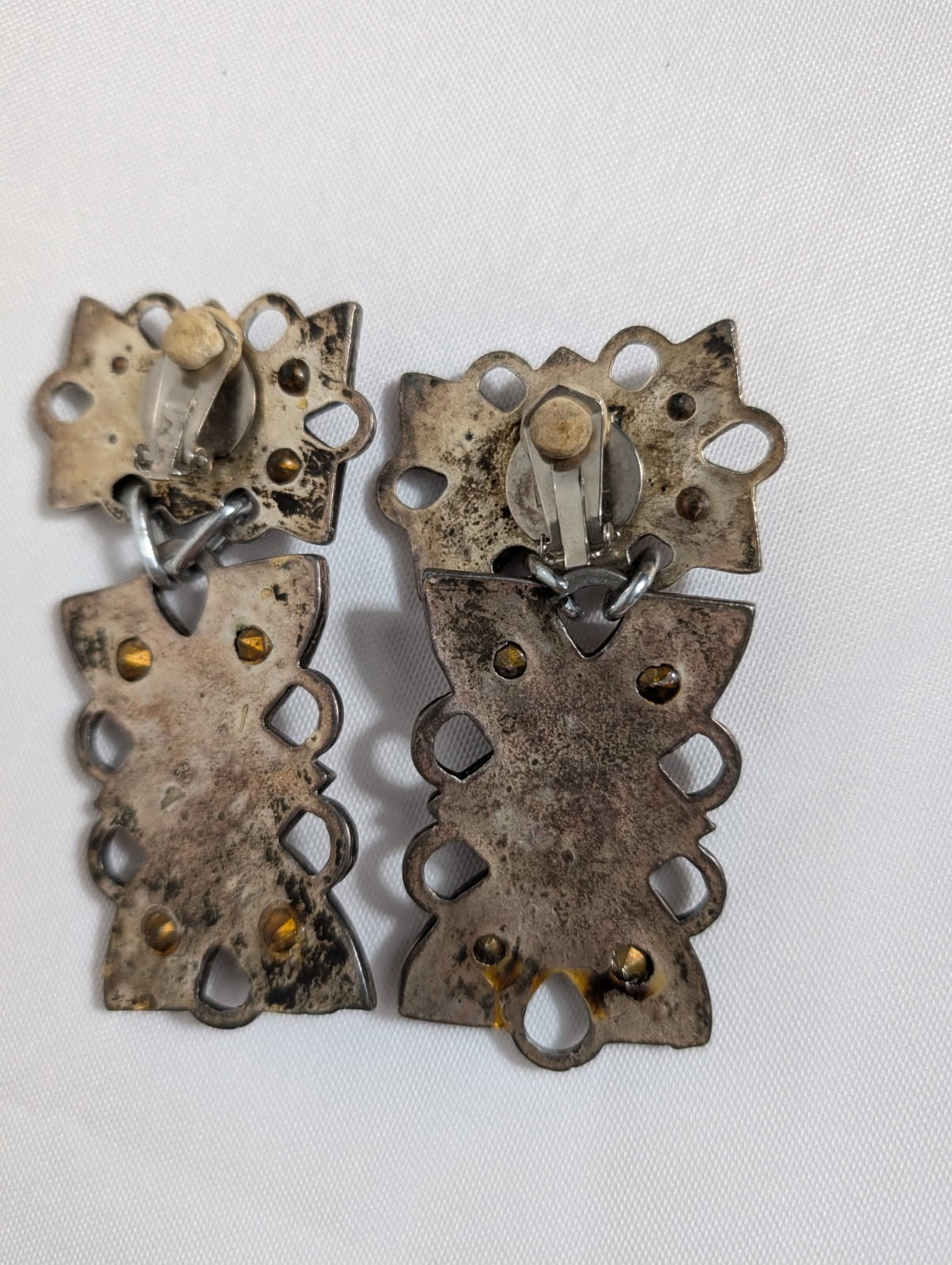 Vintage Filigree Clip-On Dangle Earrings With Pink Stones And Grey Pearls - Image 4