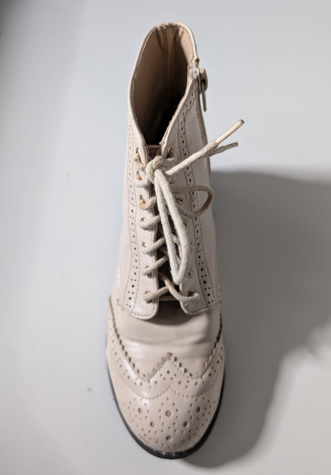 Pavement Cream Brogue Lace-Up Ankle Boots - Women's Size 36 - Image 4