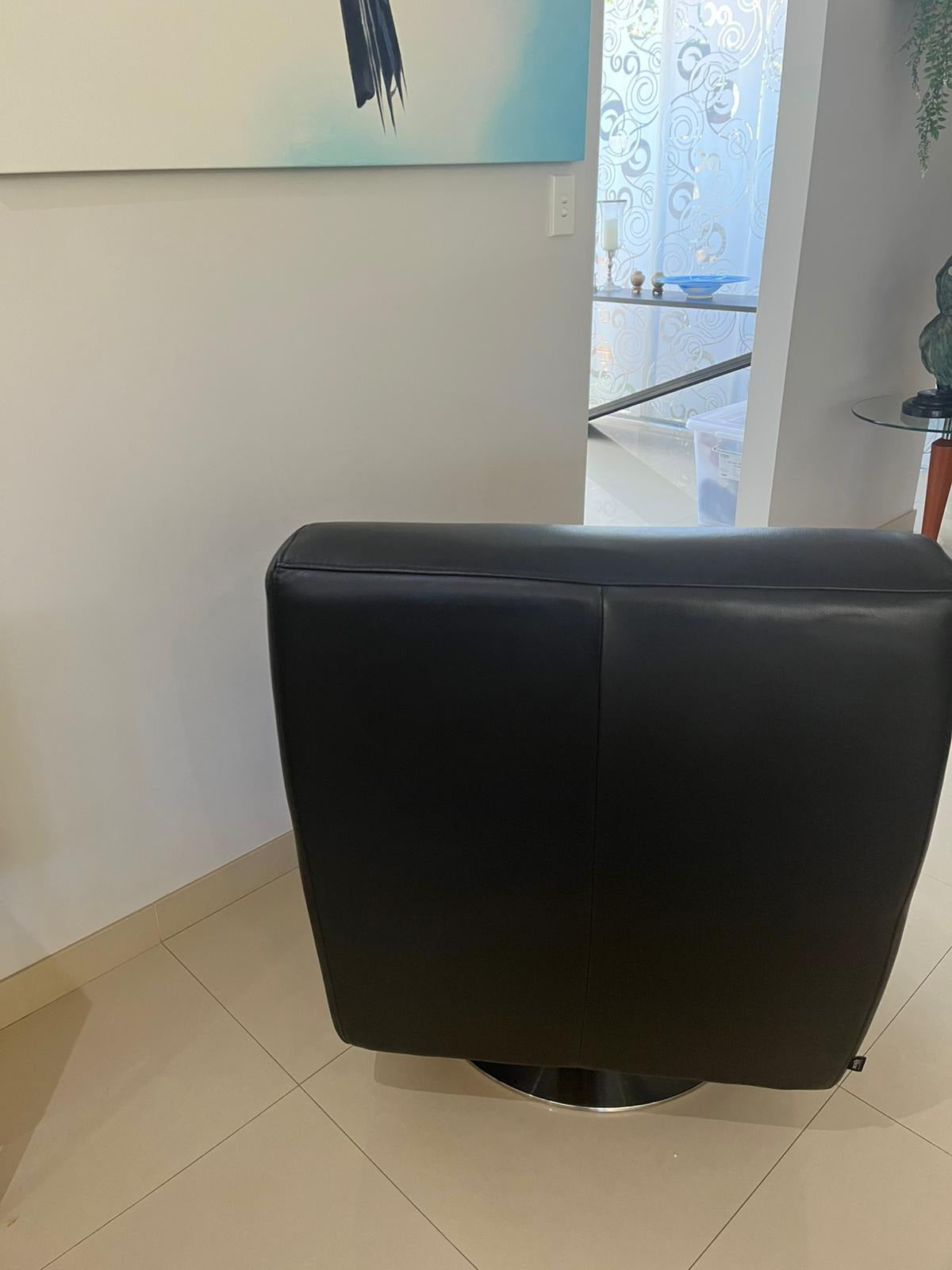 Demir Italian Leather Swivel Armchair - Premium Black Comfort - Image 4