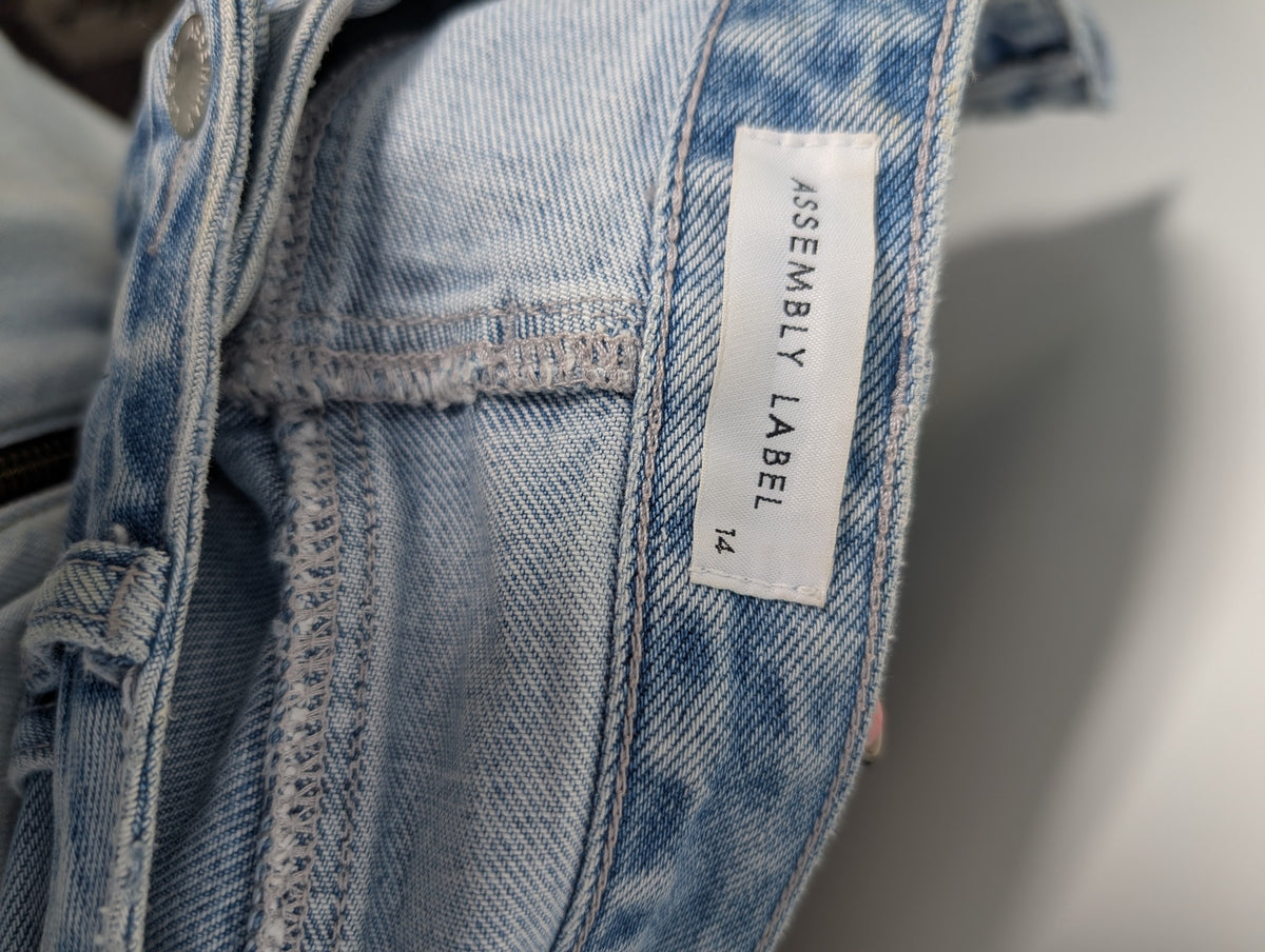 Assembly Label Wide Leg Jeans Light Wash Raw Hem Size 14 - Image 6