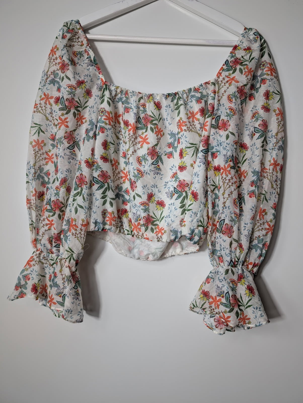 Alice + Olivia Floral Puff Sleeve Crop Top Size M - Image 5