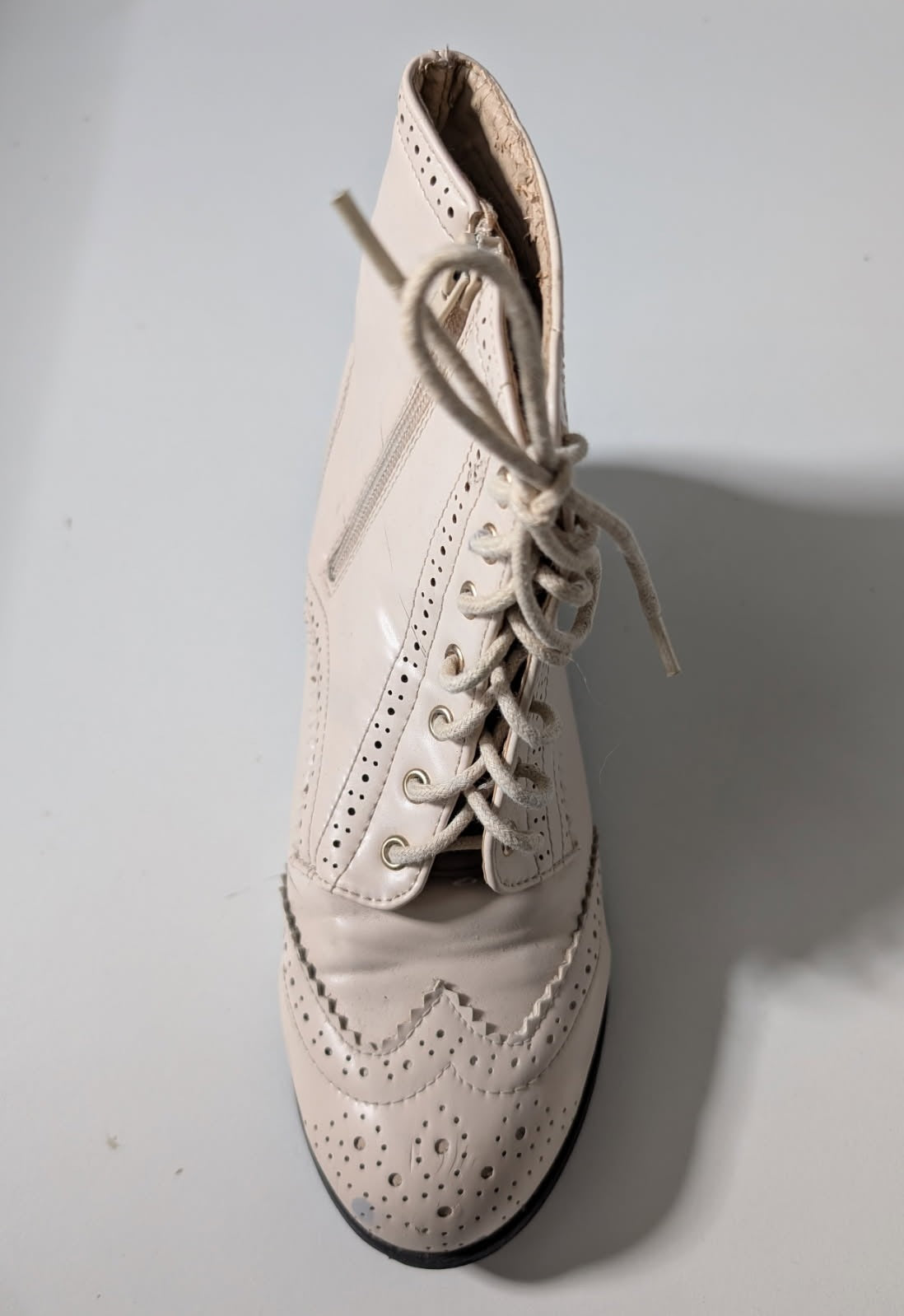 Pavement Cream Brogue Lace-Up Ankle Boots - Women's Size 36 - Image 5