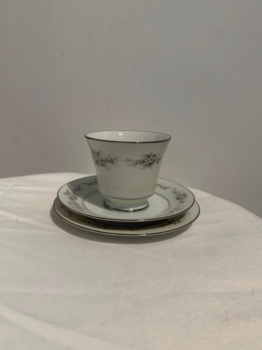 Noritake Melissa 3080 Fine China Tea Set 8 Place Settings Plus Extras - Image 5