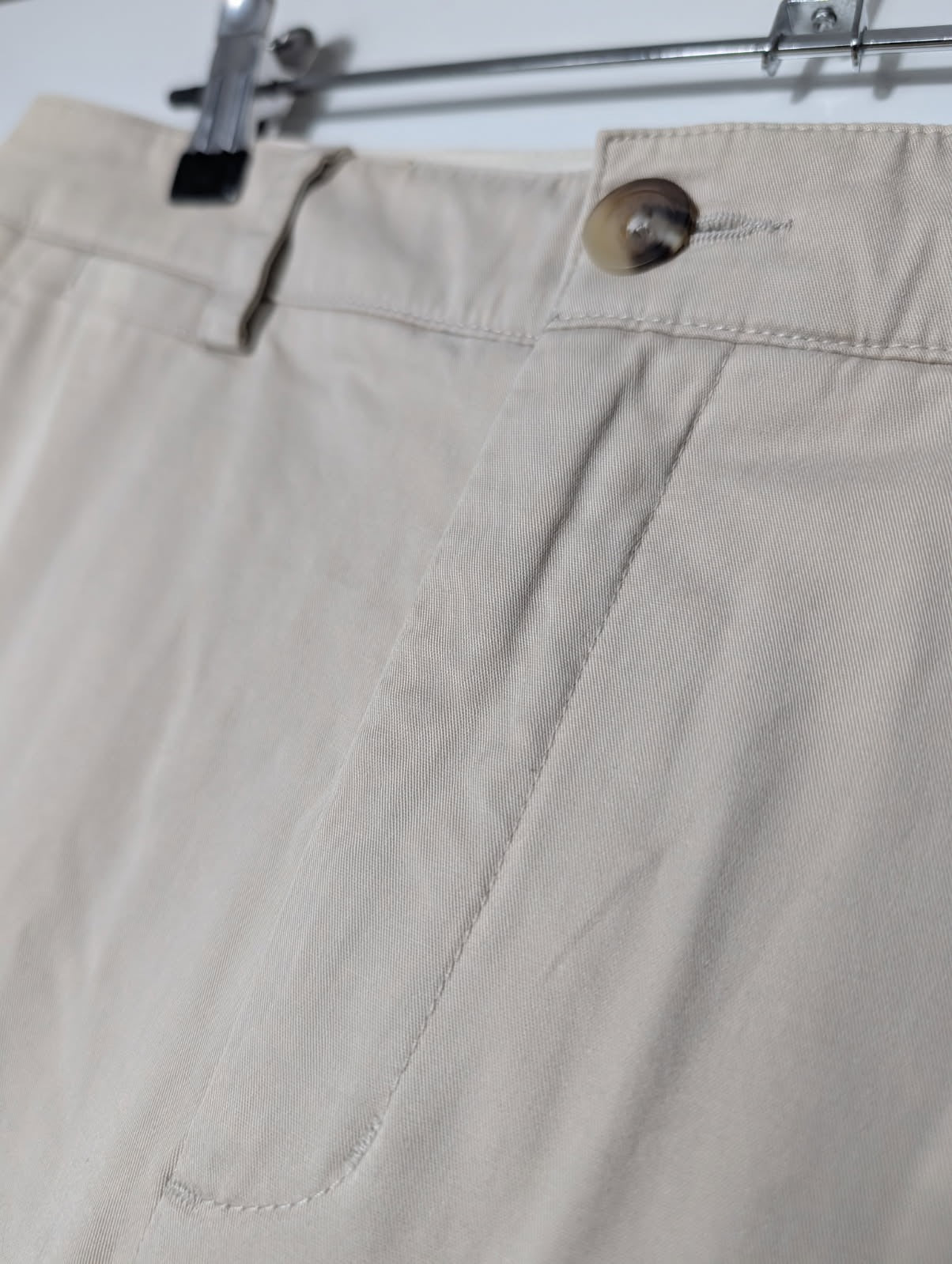 Vince Beige Chino Pants - Size 4 - Image 5
