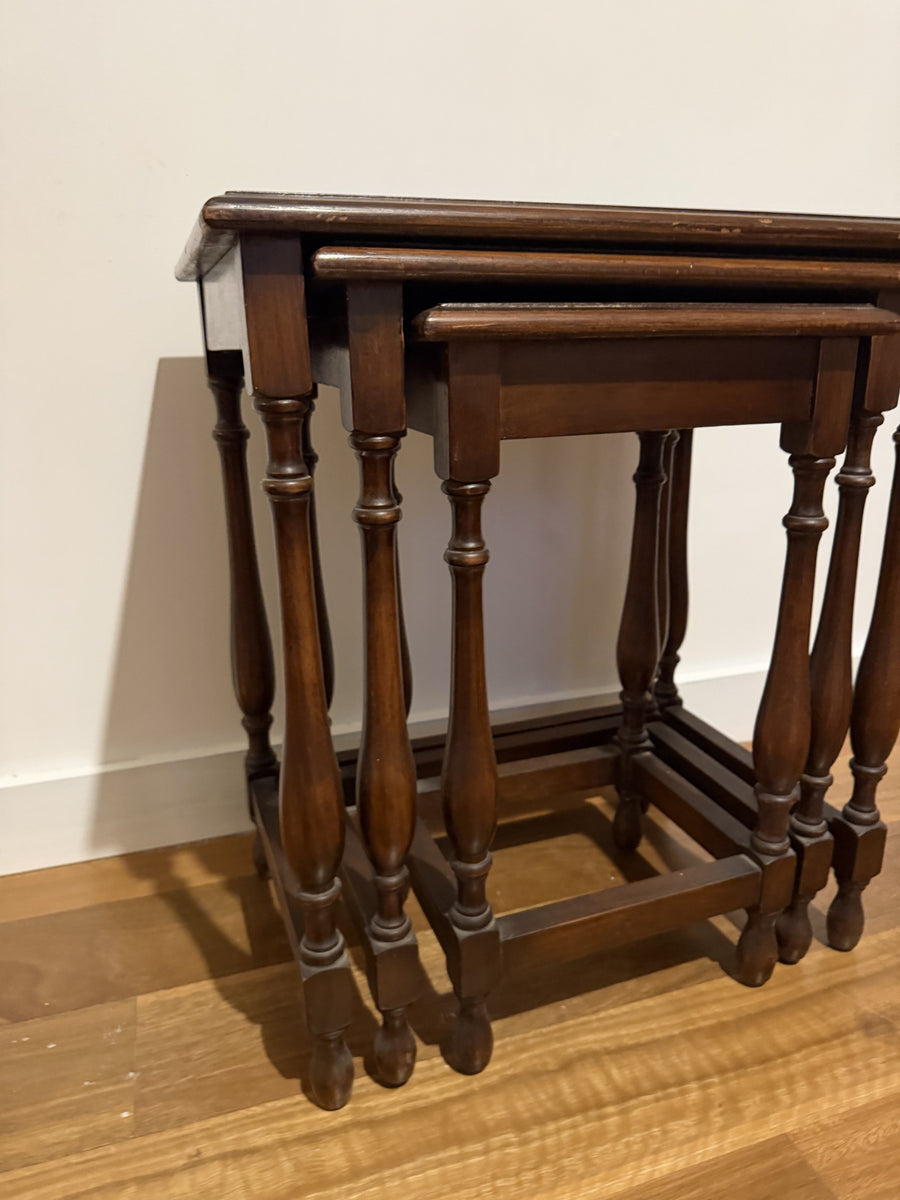 Vintage Nesting Tables Wooden Side Tables with Turned Legs Dark Brown - Image 5