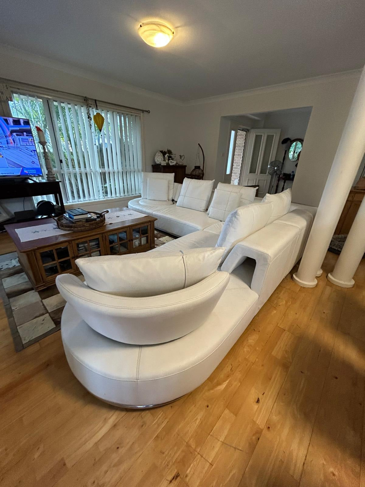 Domino-Style Curved White Leather Modular Sectional Sofa - Image 6