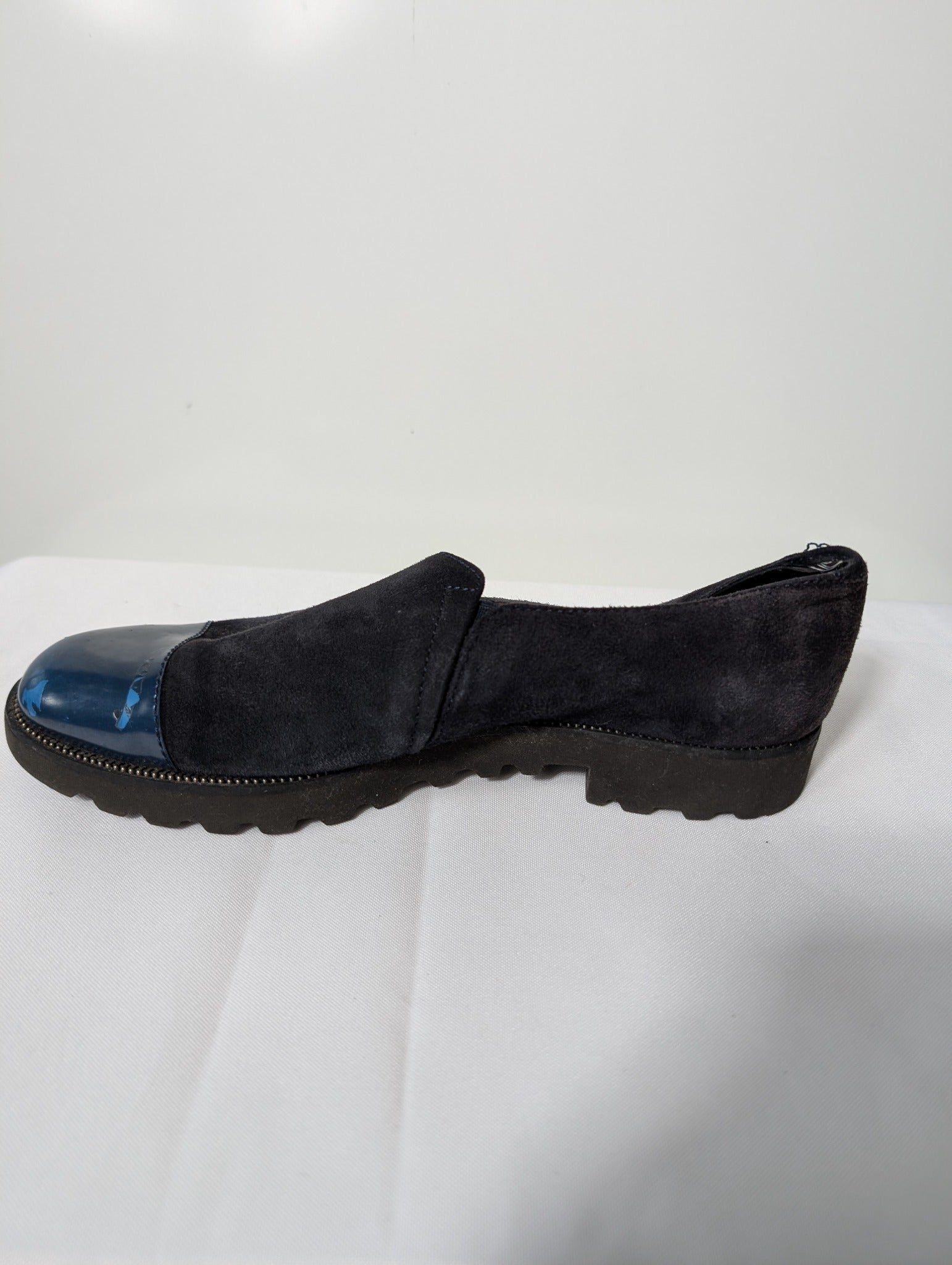 Carucci Roma Suede and Patent Leather Cap-Toe Loafers Black Blue EU 38 - Image 5