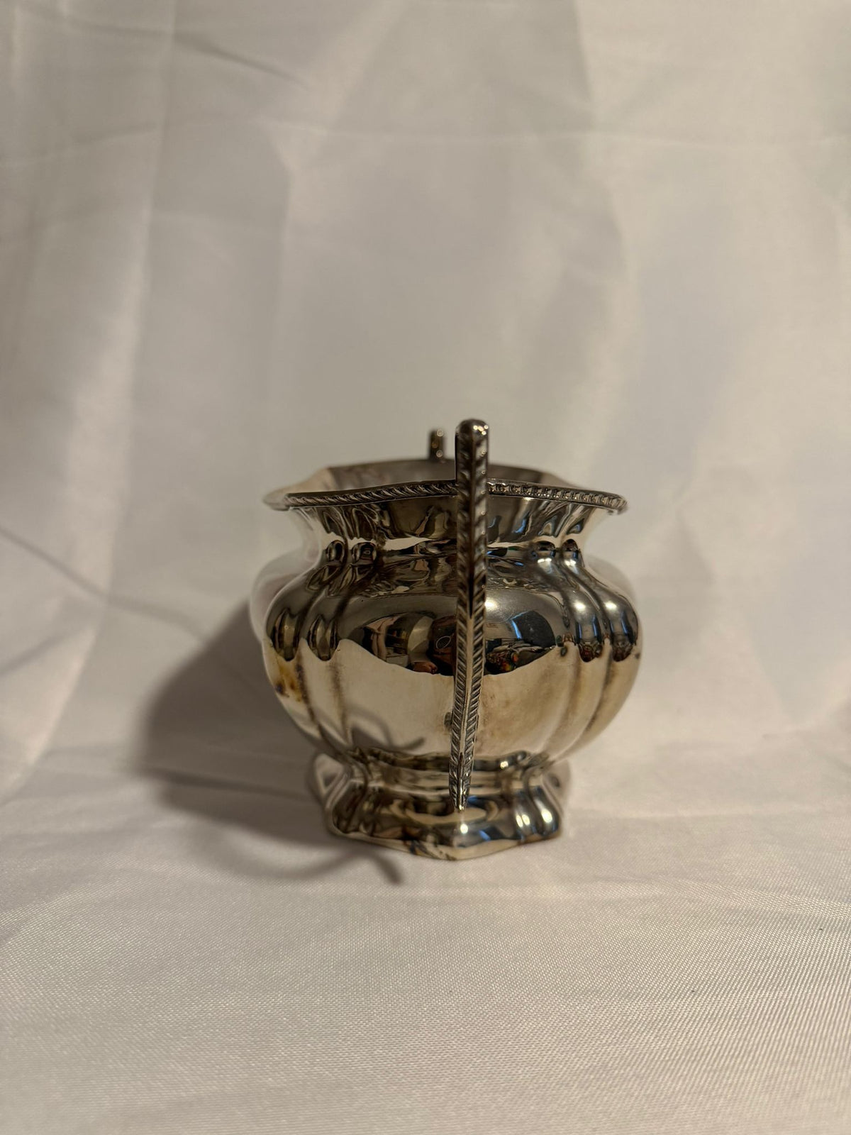 Vintage Silver-Plated Sugar Bowl Two-Handled Scalloped Edge - Image 5