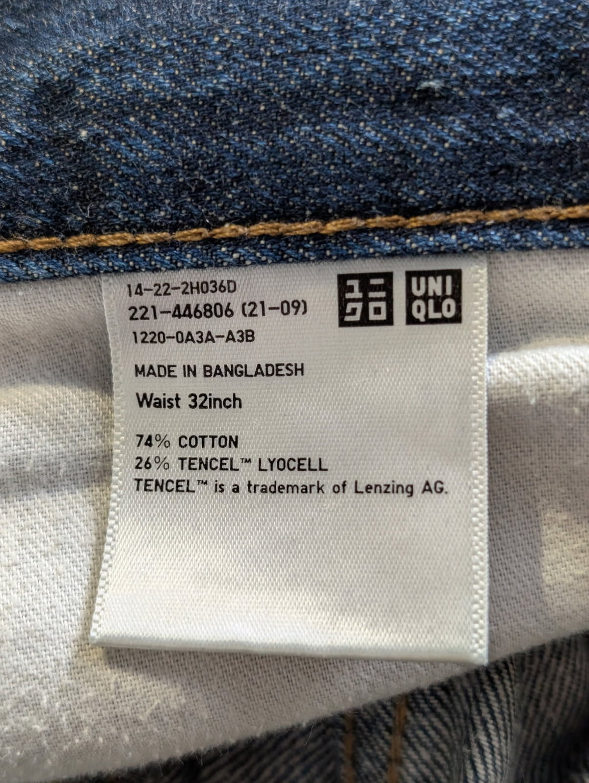 Uniqlo High Rise Straight Leg Jeans Dark Blue 32 inch Waist - Image 3