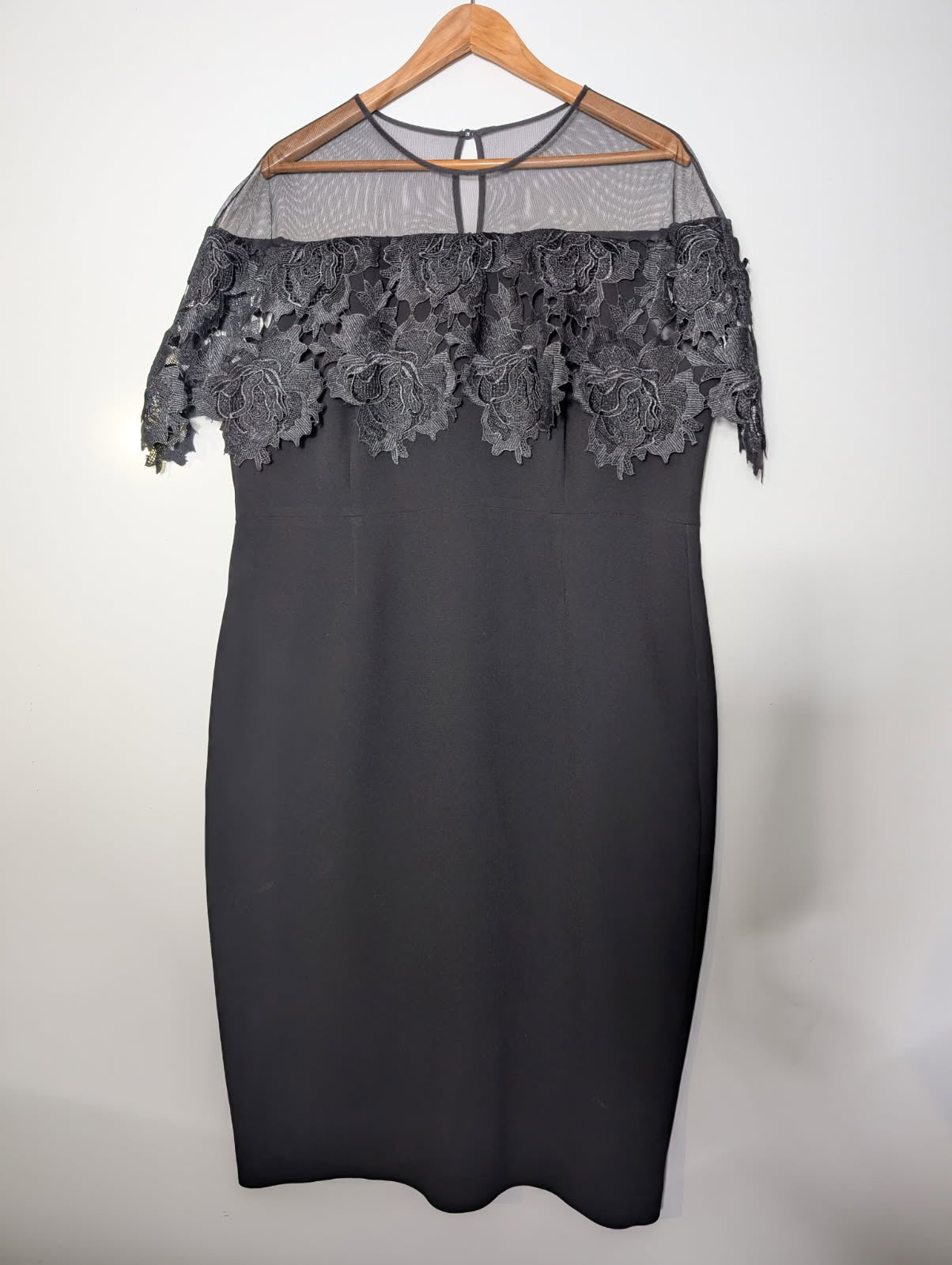 Anthea Crawford Black Mesh Evening Dress - Size 18 - Image 2