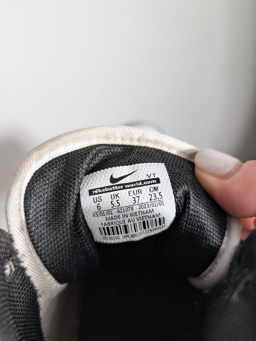 Nike Air Jordan 1 Retro High OG UNC Women's US 6 - Image 5