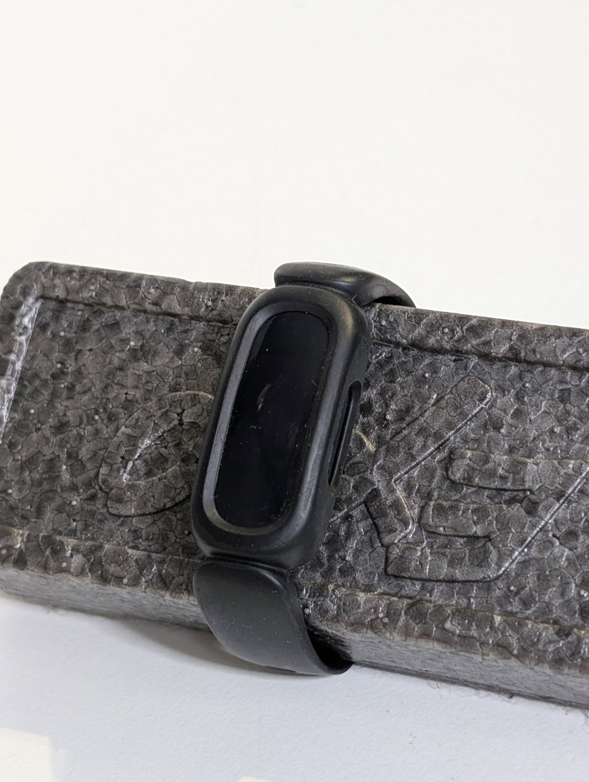 Garmin Vivomove 3S Smartwatch - Silver with Granite Blue Silicone Band - Image 5