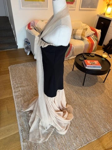 Tojhà Women's Black Evening Dress - Image 6