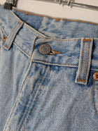 Levi's 550 Relaxed Fit Jeans Light Wash Women's Size 4 - Image 3