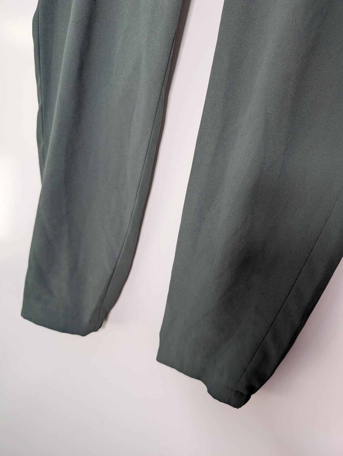 UNIQLO Pleated Trousers Grey Women's Size M - Image 3