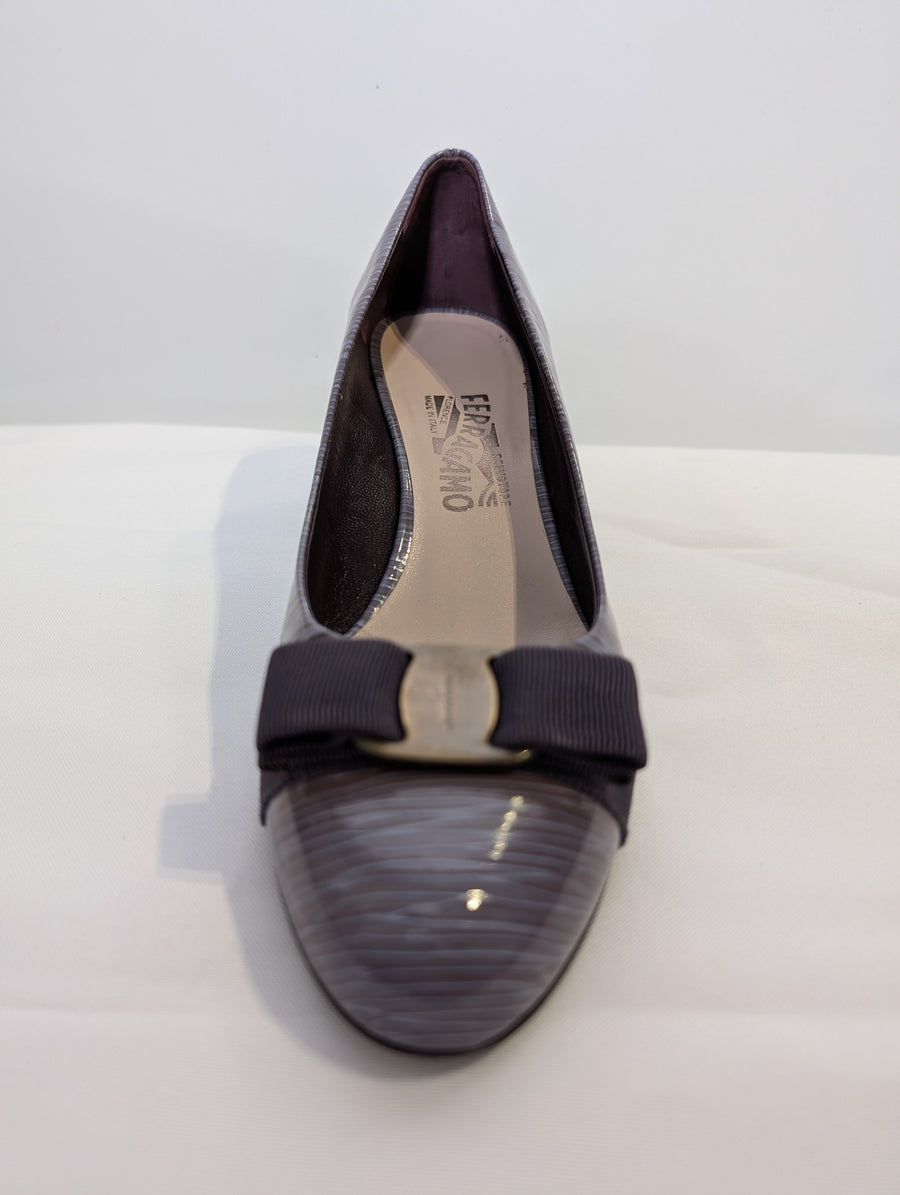 Salvatore Ferragamo Vara Bow Kitten Heel Pumps Grey Patent Leather - Image 3